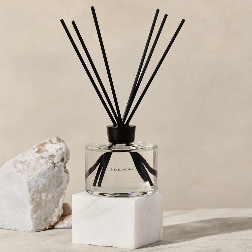 Maison Louis Marie No 04 Bois de Balincourt Reed Diffuser Refill