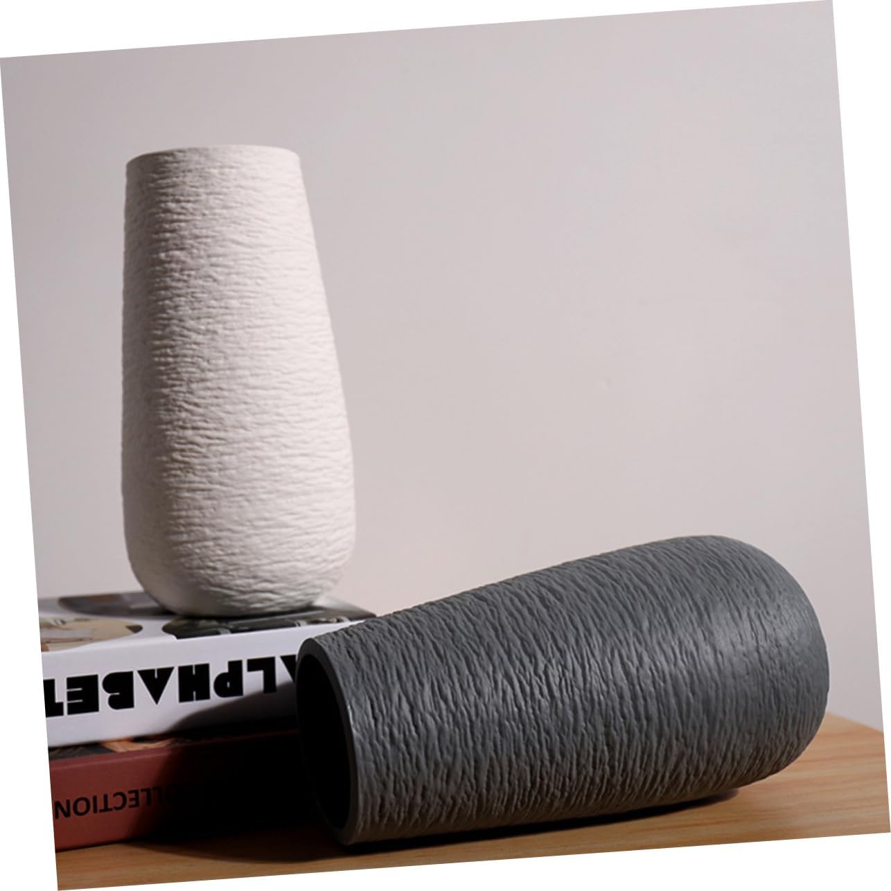 Simple Vase for Flowers Ceramic Vase Elegant Decorative Pot for Hotel and Home 1