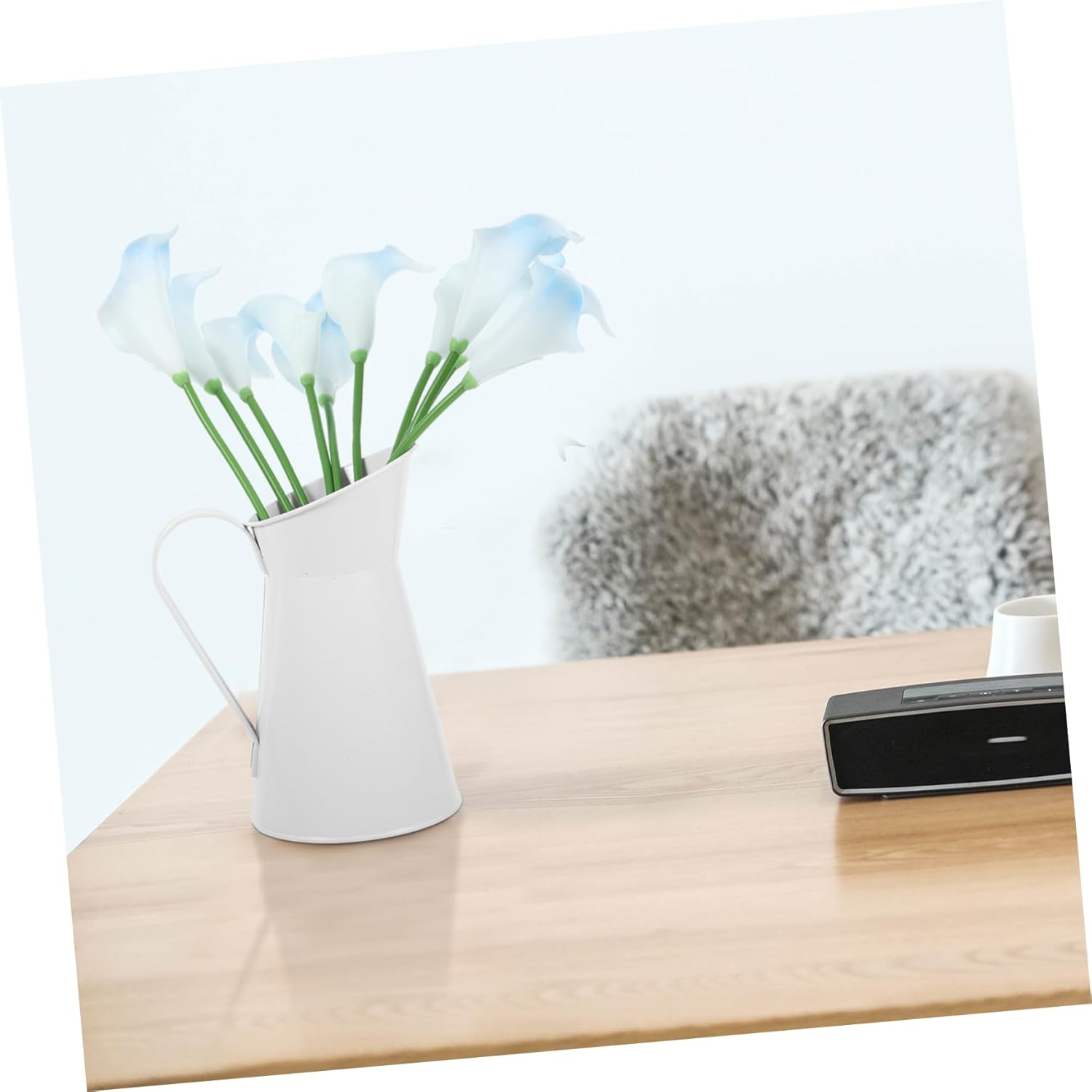 Retro Flower Jug Iron Vase with Side Handle for Balcony and Desktop Display