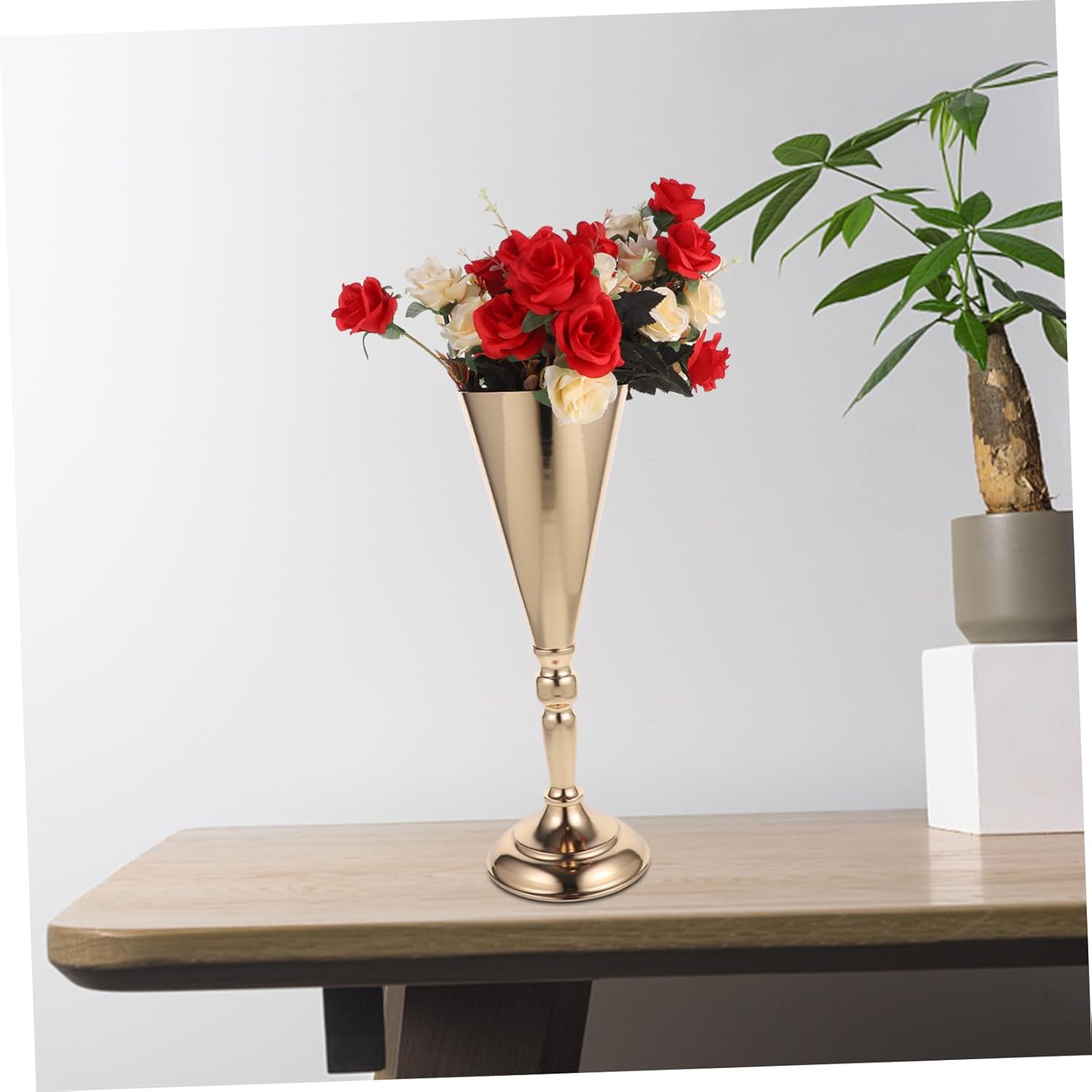 Iron Trumpet Vase for Floral Arrangements and Home Decor