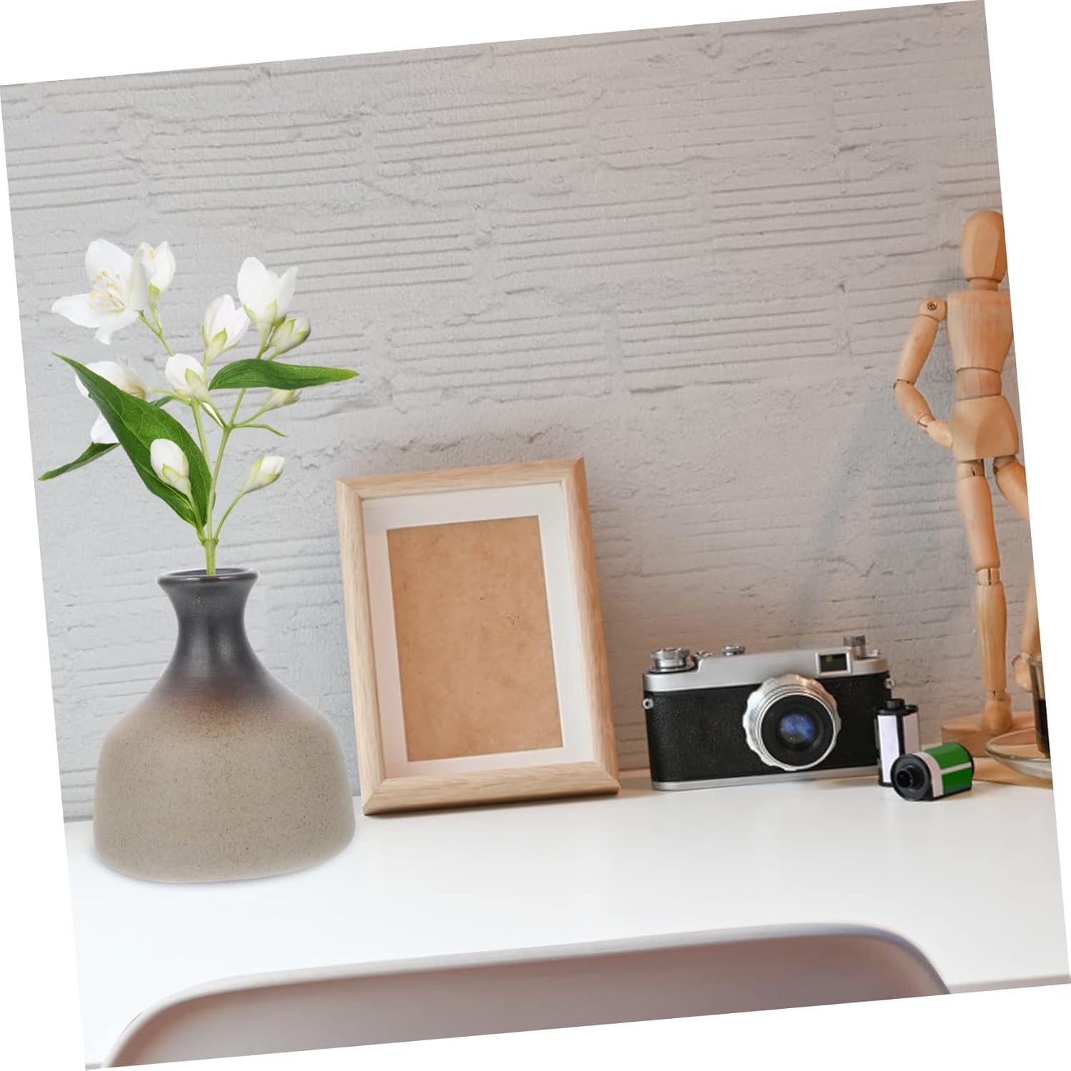 Stobaza Mini Flower Vase Retro Ceramic Design for Home Office and Special Occasions