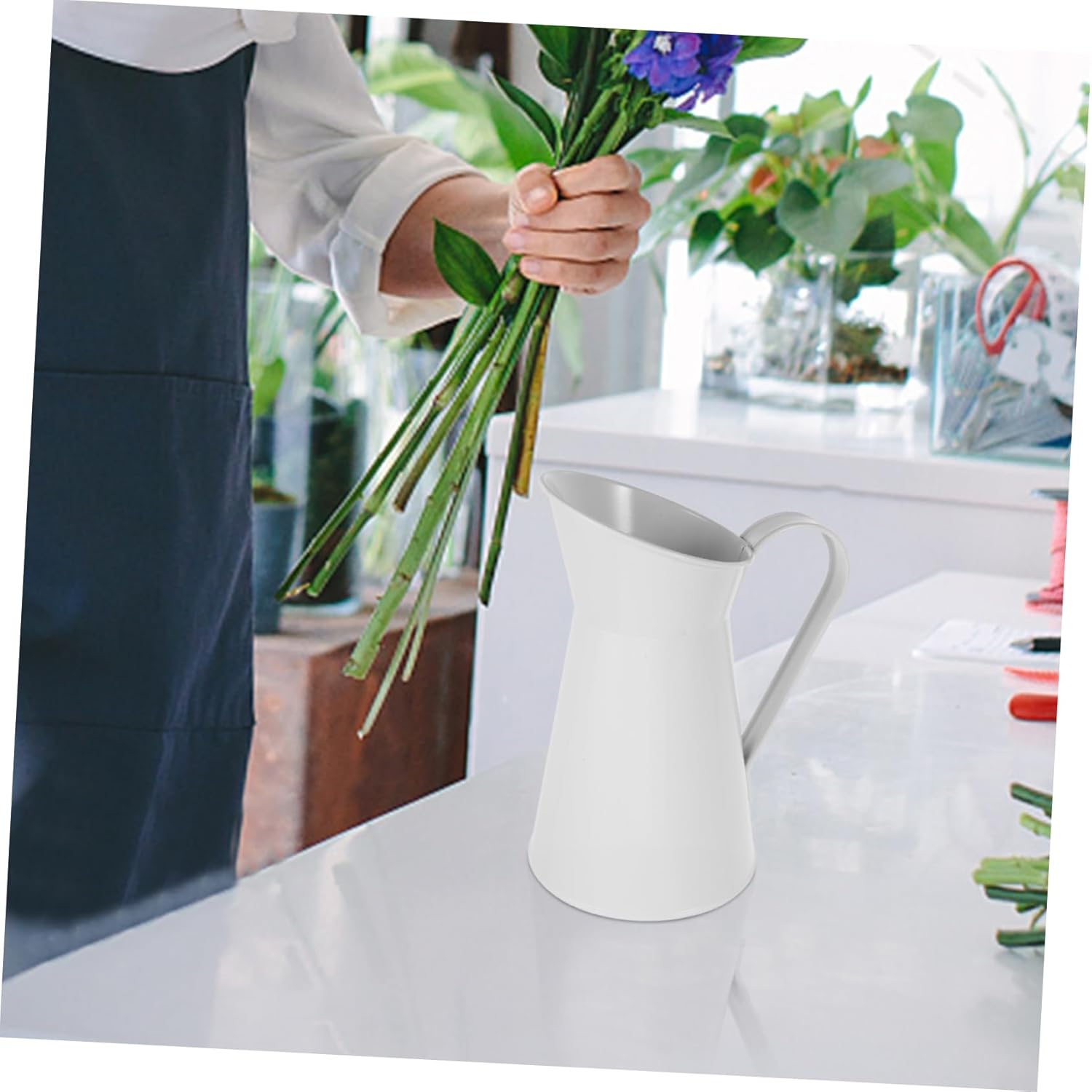 Retro Flower Jug Iron Vase with Side Handle for Balcony and Desktop Display