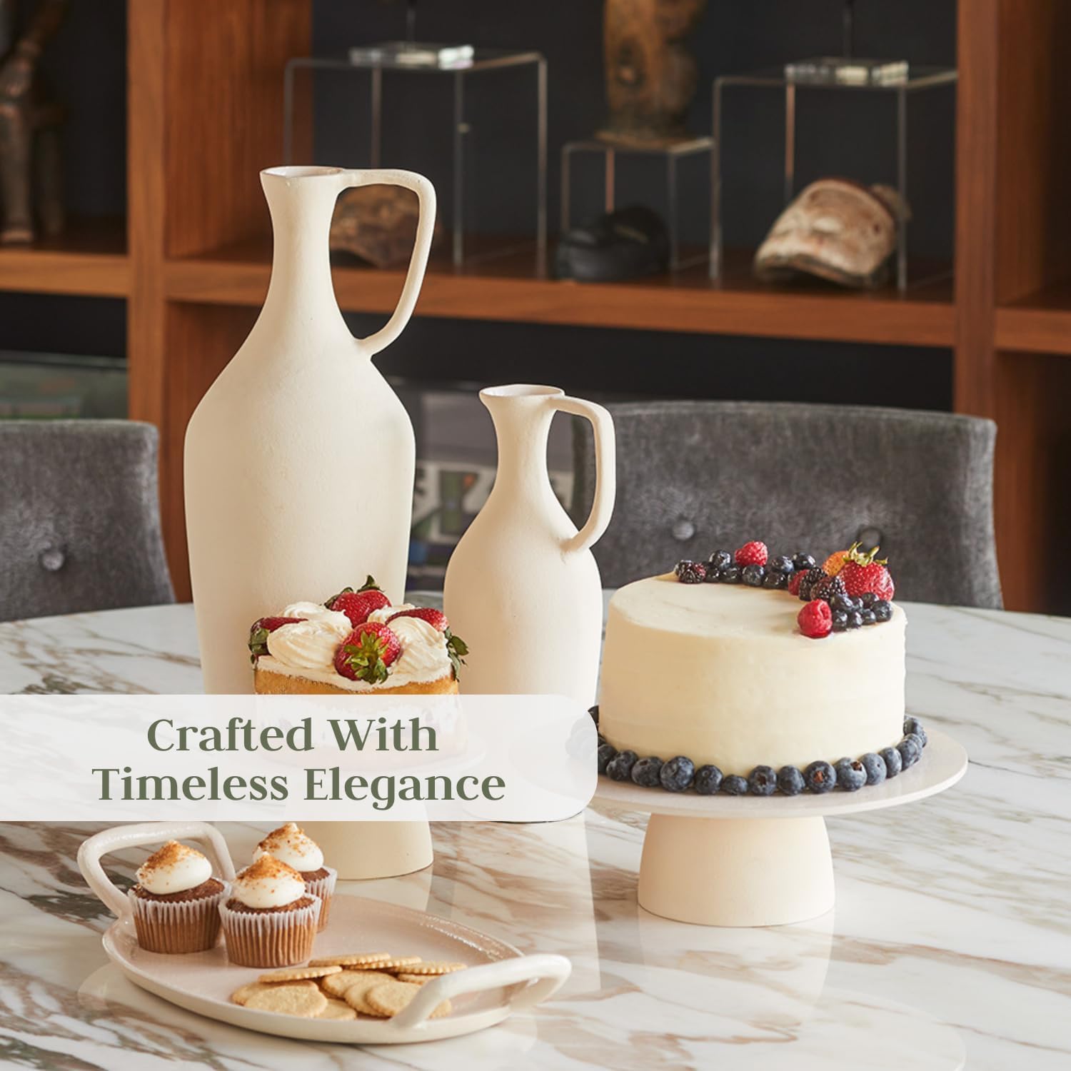 CG Hunter Crme Pitcher Vintage Style Decorative Vase 1