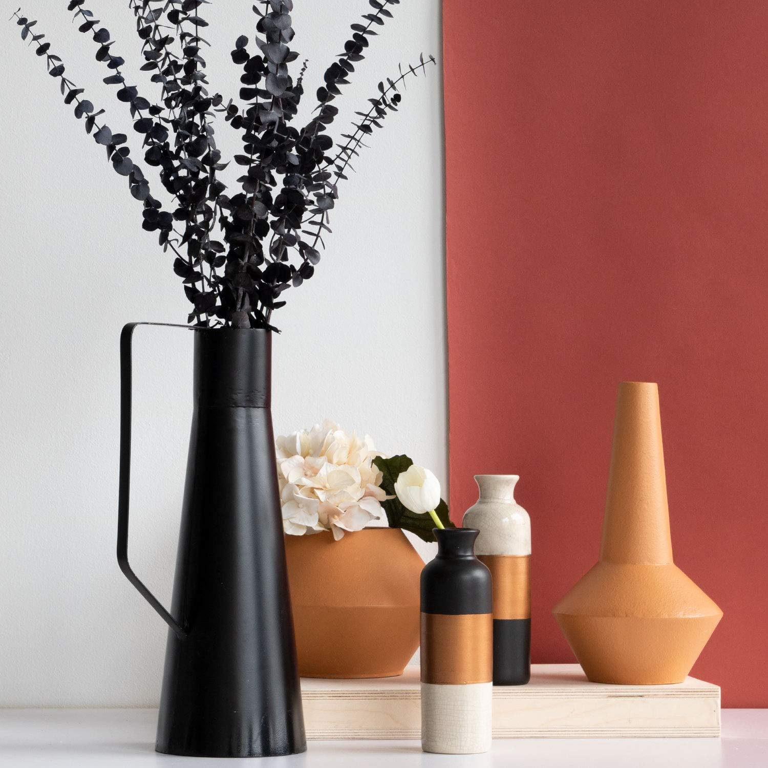 Foreside Black Modern Metal Decorative Vase