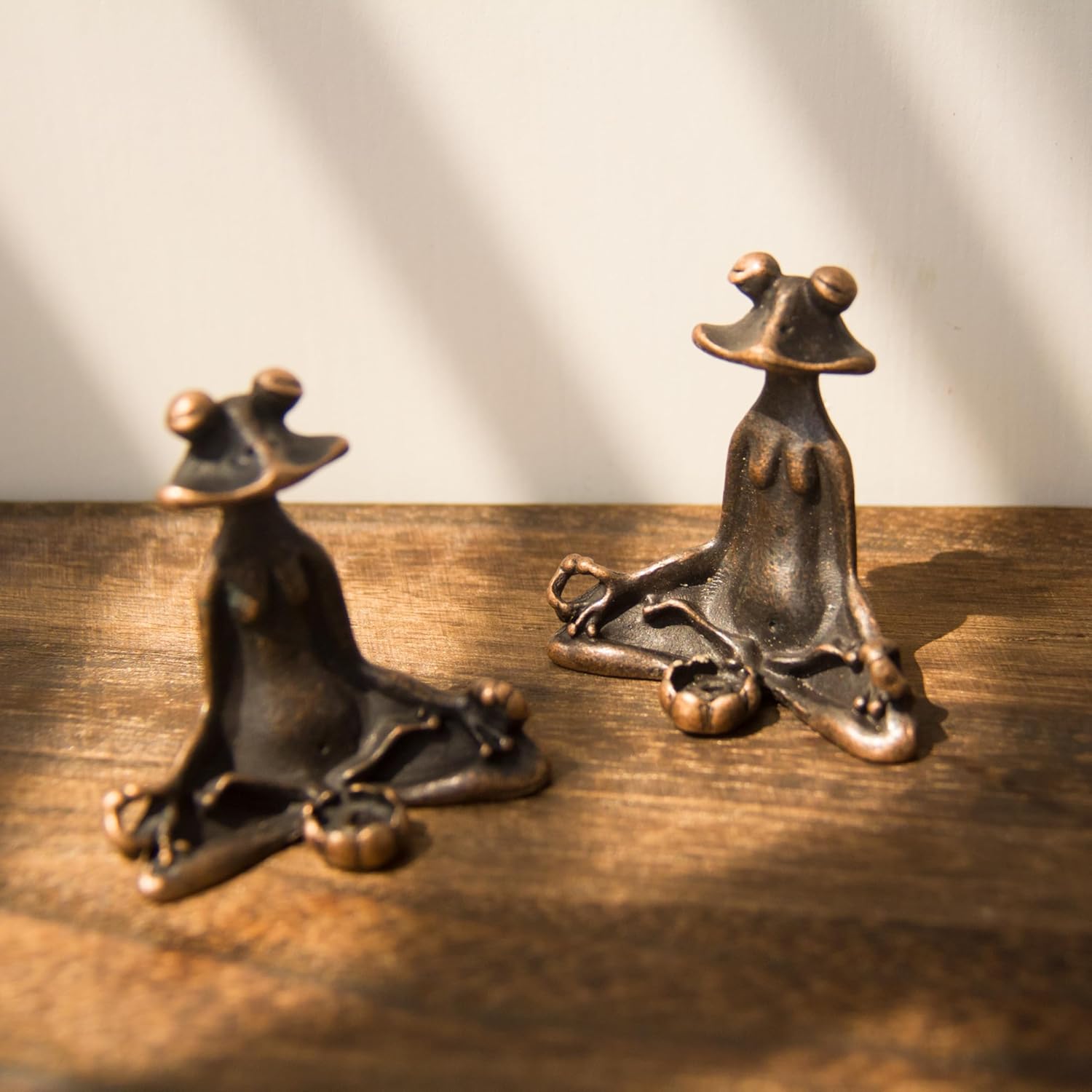 Frog-Vase Incense Holder Rust-Glazed Ceramic Incense Stick Holder for Meditation and Zen