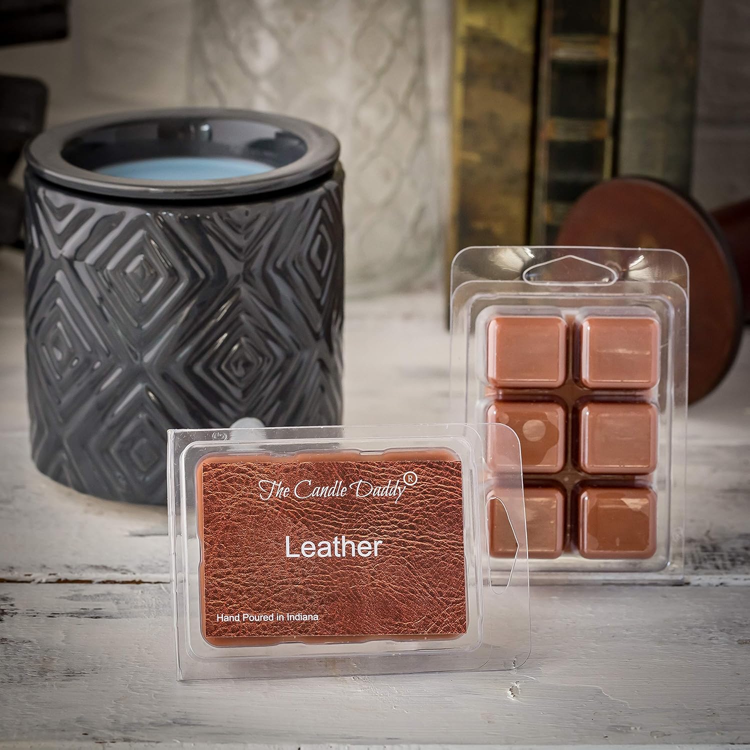 The Candle Daddy Leather Scented Melt - 2 Ounces 6 Cubes